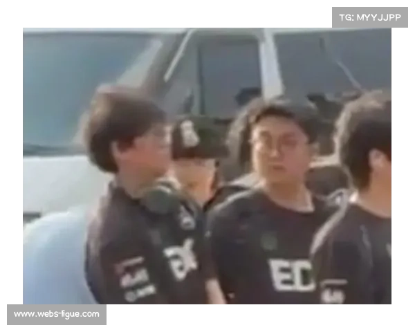 EDG新人Jieni凭借出众枪法与突破性决斗定位在冠军赛中引发关注 EDG新人Jieni凭借出众枪法与突破性决斗定位在冠军赛中引发关注